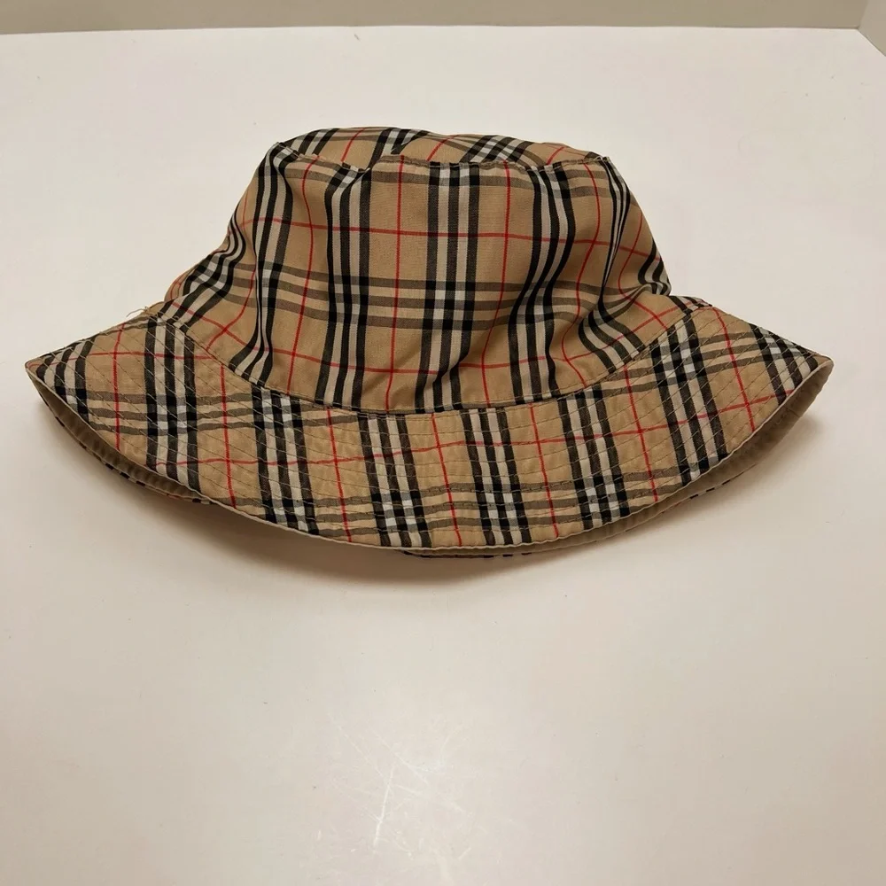 Burberry Look Plaid Bucket Hat Reverseable - Picture 6 of 6